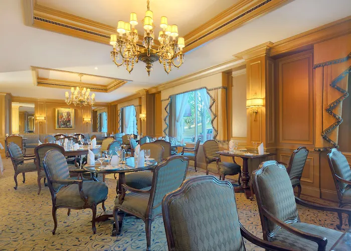 Sir Stamford Circular QuayAirport Hotel